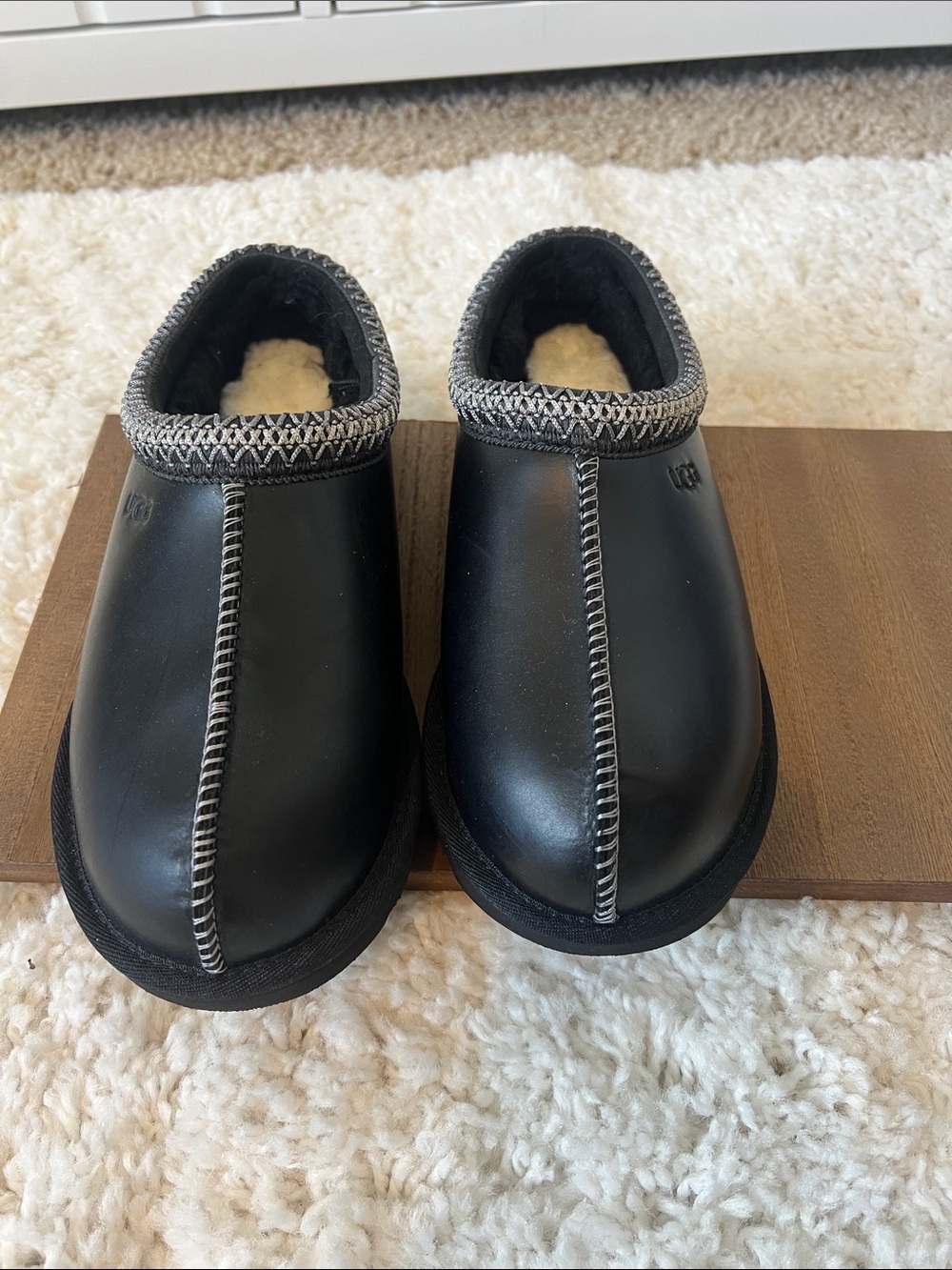 UGG TASMAN LEATHER REGEN BLACK size 8 women’s New - Picture 2 of 5